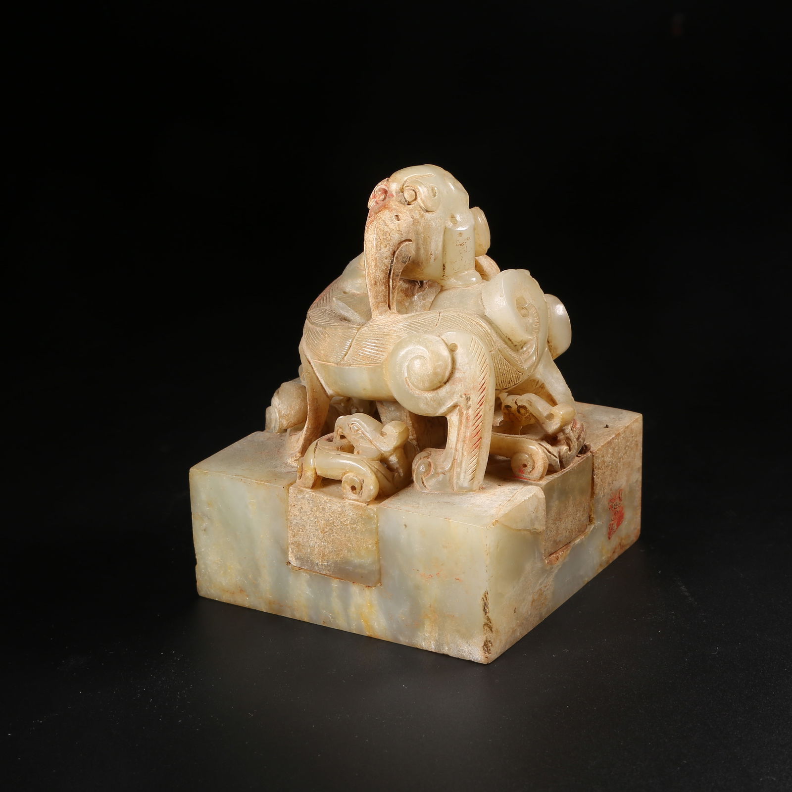 A ARCHAIC JADE SEAL WITH PHOENIX KNOB (1 of 10)