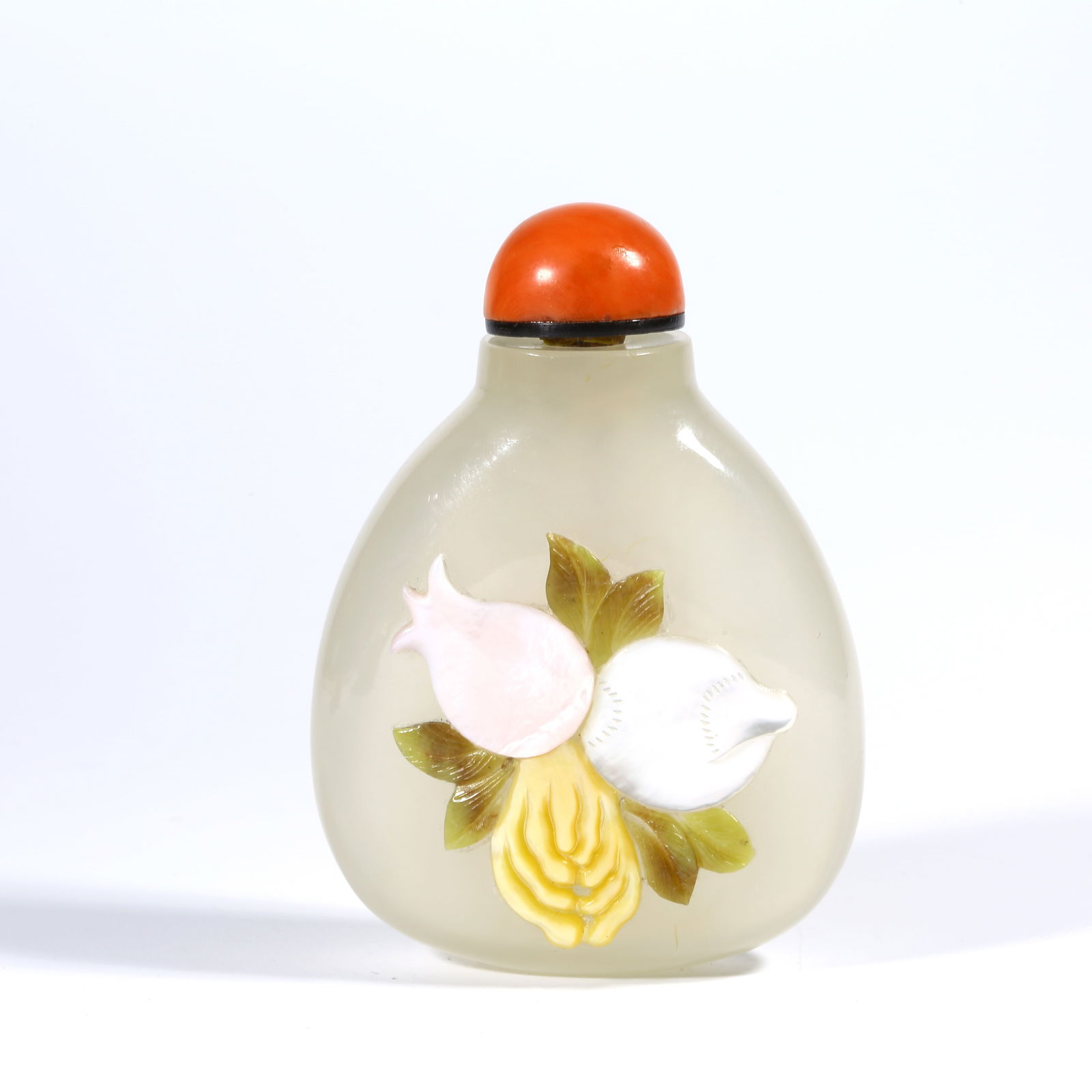 A AGATE SNUFF BOTTLE WITH INLAID GEMS AND "THREE ABUNDANCES" PATTERN (1 of 8)