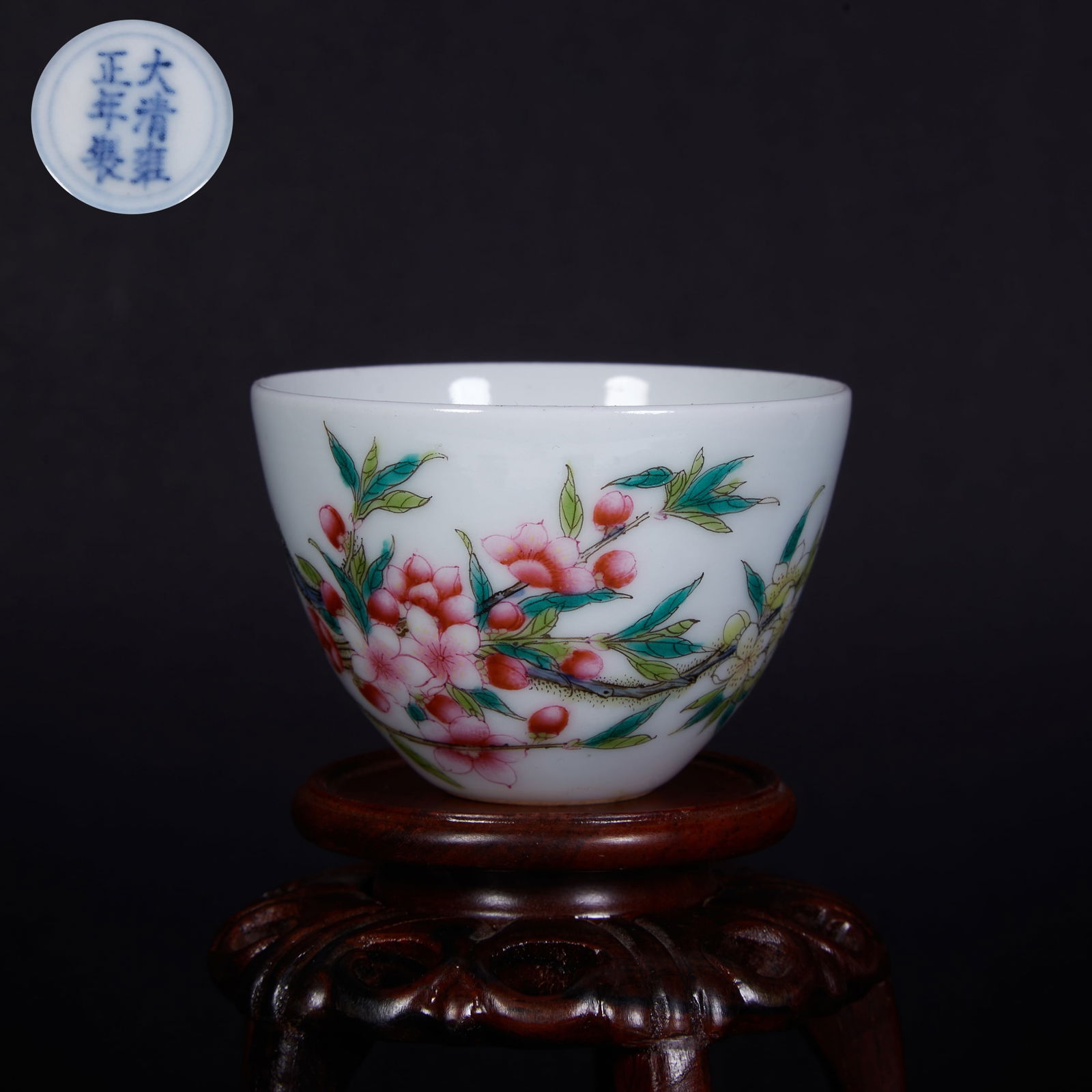 A FAMILLE-ROSE CUP WITH FLORAL DECORATION (1 of 6)