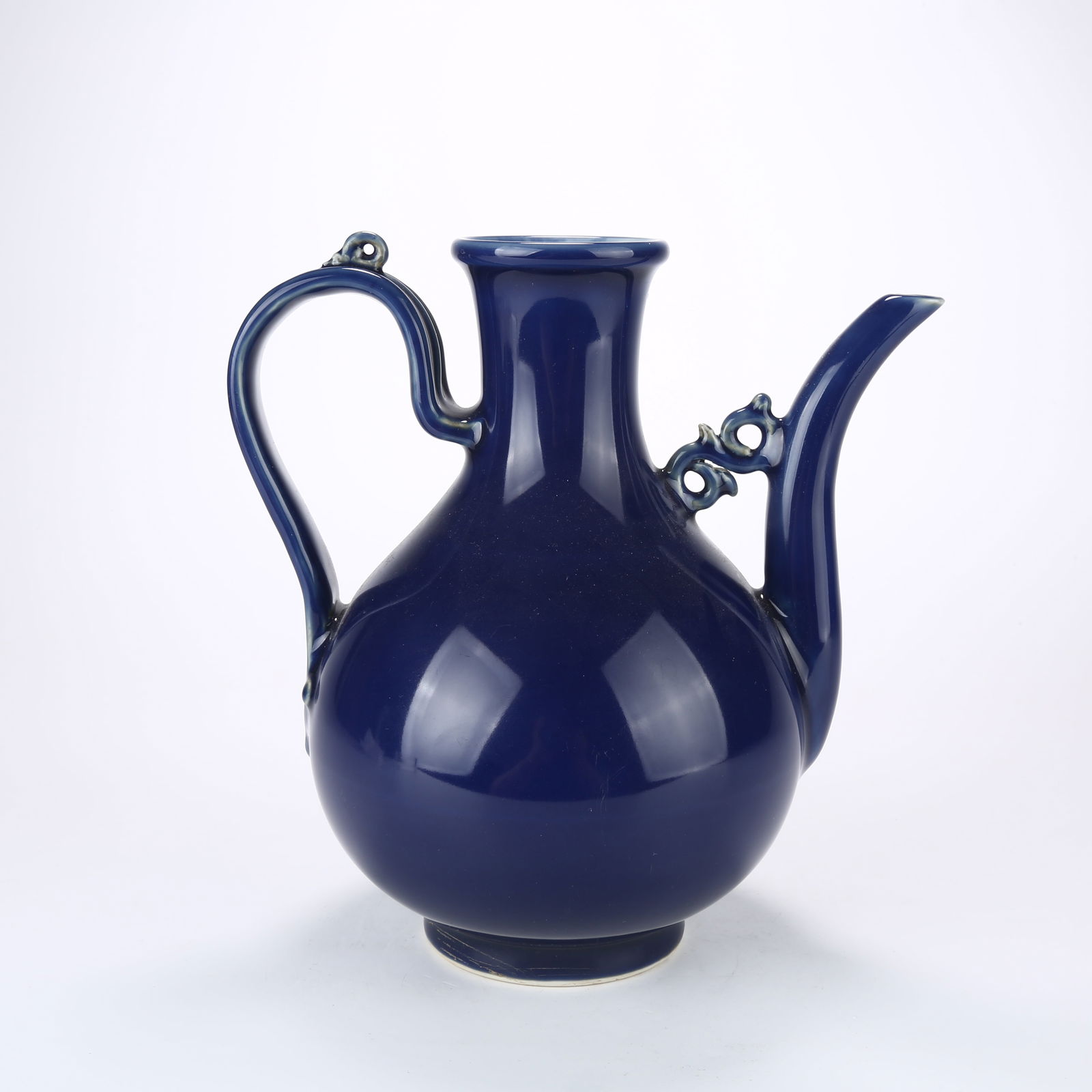 A SACRIFICIAL BLUE GLAZE EWER (1 of 9)