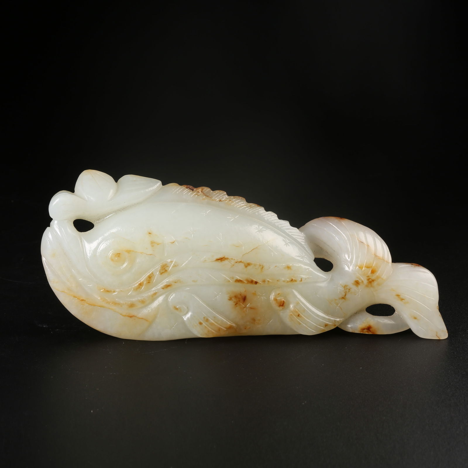 A HETIAN JADE FISH PENDANT (1 of 9)