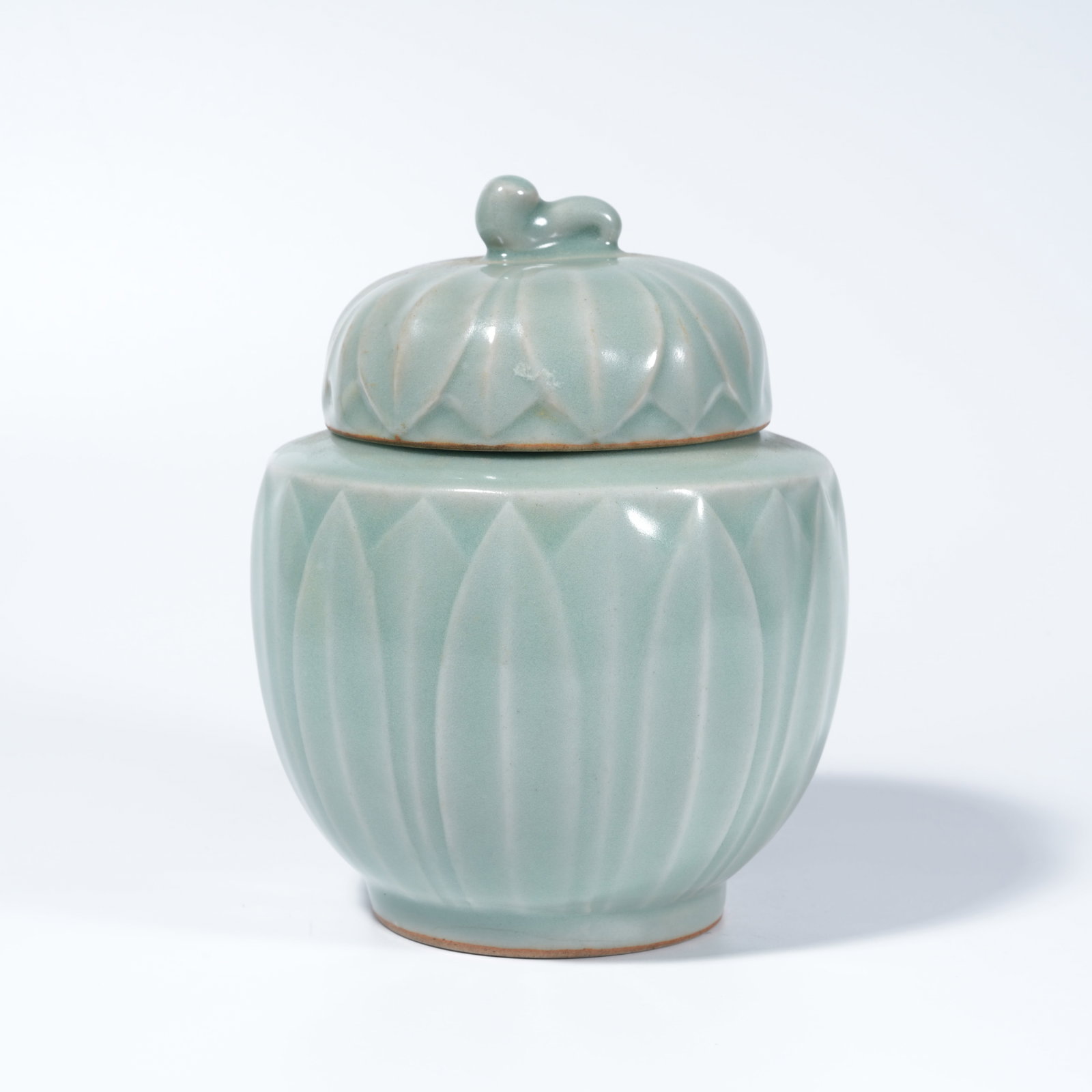 A LONGQUAN WARE TEA CADDY (1 of 9)