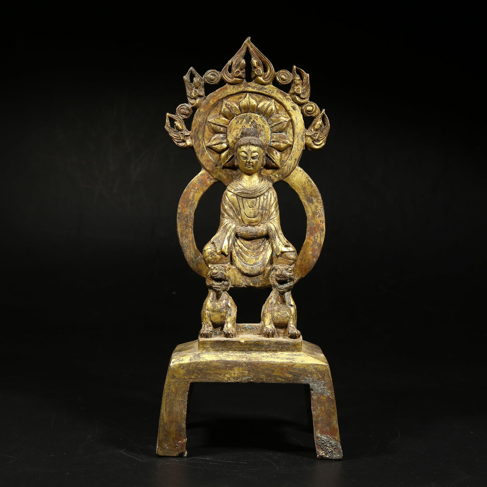 A GILDED BRONZE BUDDHA SCULPTURE (1 of 8)