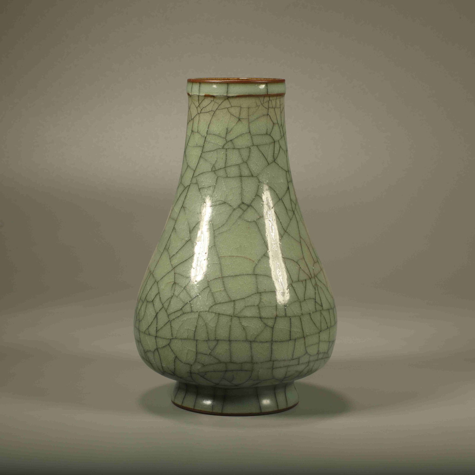 A OFFICIAL KILN CRACKLE-GLAZED DAN-STYLE VASE (1 of 6)