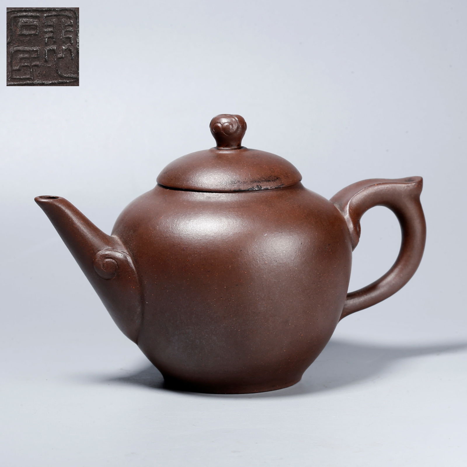 A ZISHA CARVED EWER (1 of 9)