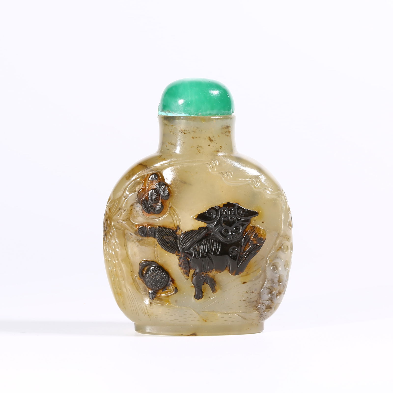 A AGATE SNUFF BOTTLE WITH CARVED "LIONS PLAYING WITH EMBROIDERED BALL" (1 of 9)