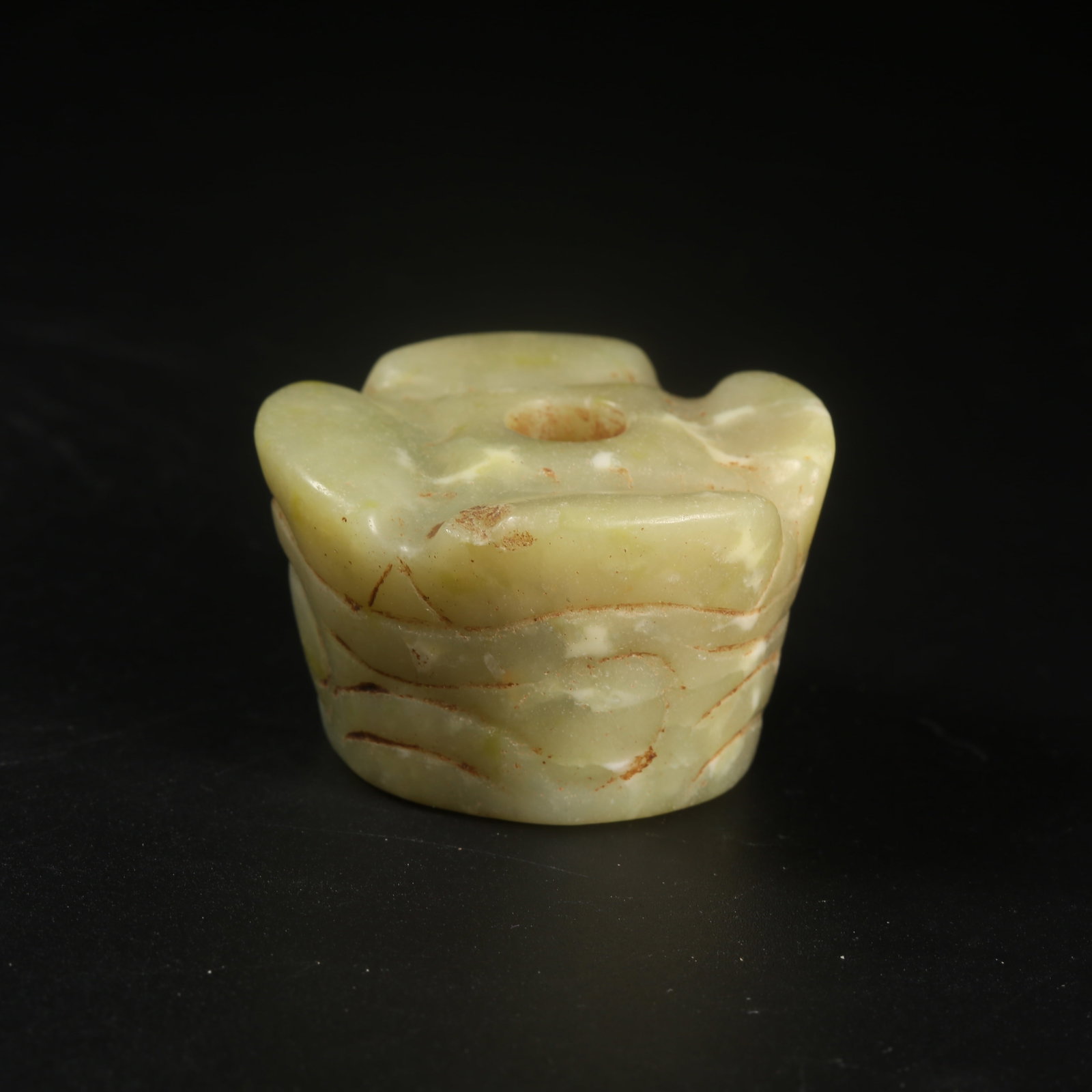 A ARCHAIC JADE PENDANT WITH DIVINE FACE (1 of 9)