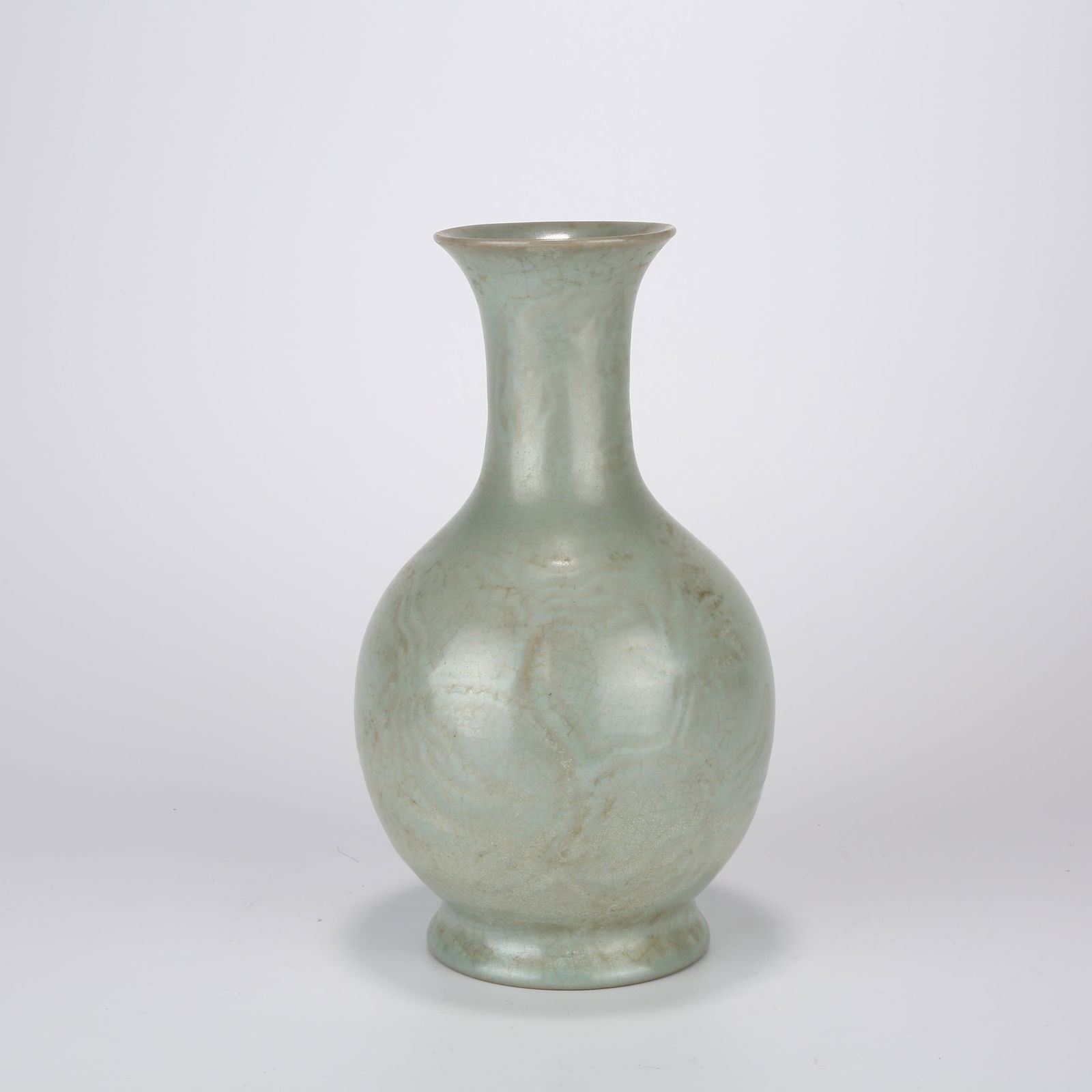 A RU KILN INCISED APPRECIATION VASE (1 of 9)