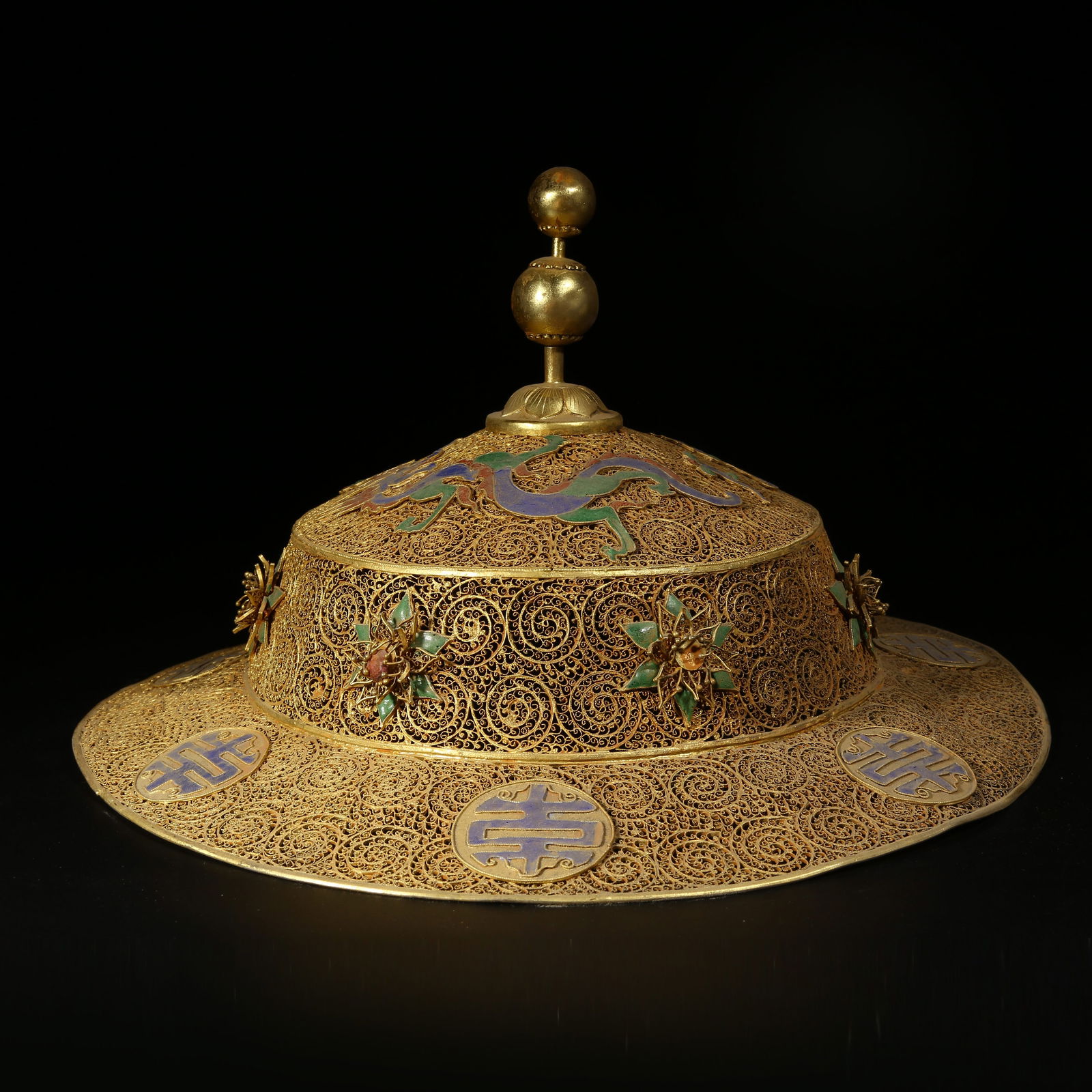 A GILDED SILVER FILIGREE CLOISONNÉ HAT WITH DRAGON MOTIFS (1 of 9)