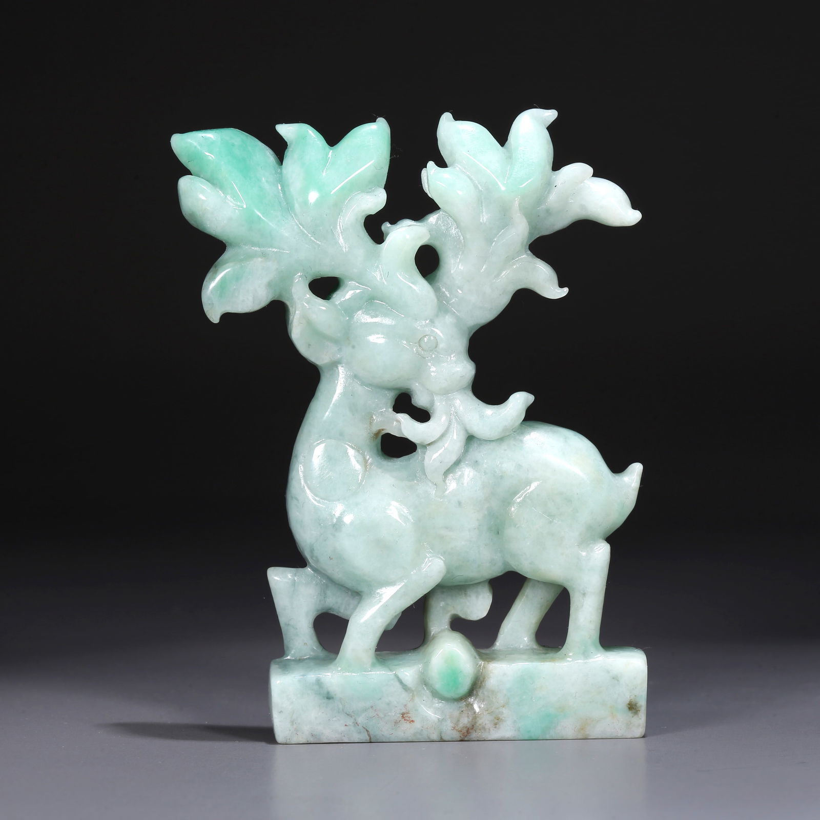 A JADE CARVED DEER-SHAPED ORNAMENT (1 of 10)