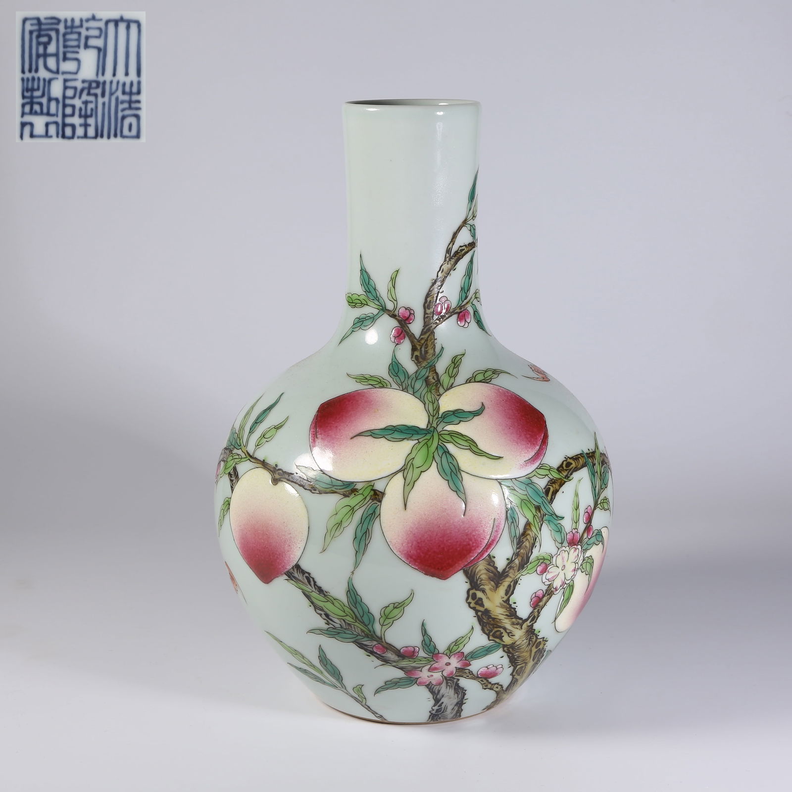 A FAMILLE-ROSE SMALL GLOBULAR VASE WITH NINE PEACHES MOTIF (1 of 10)