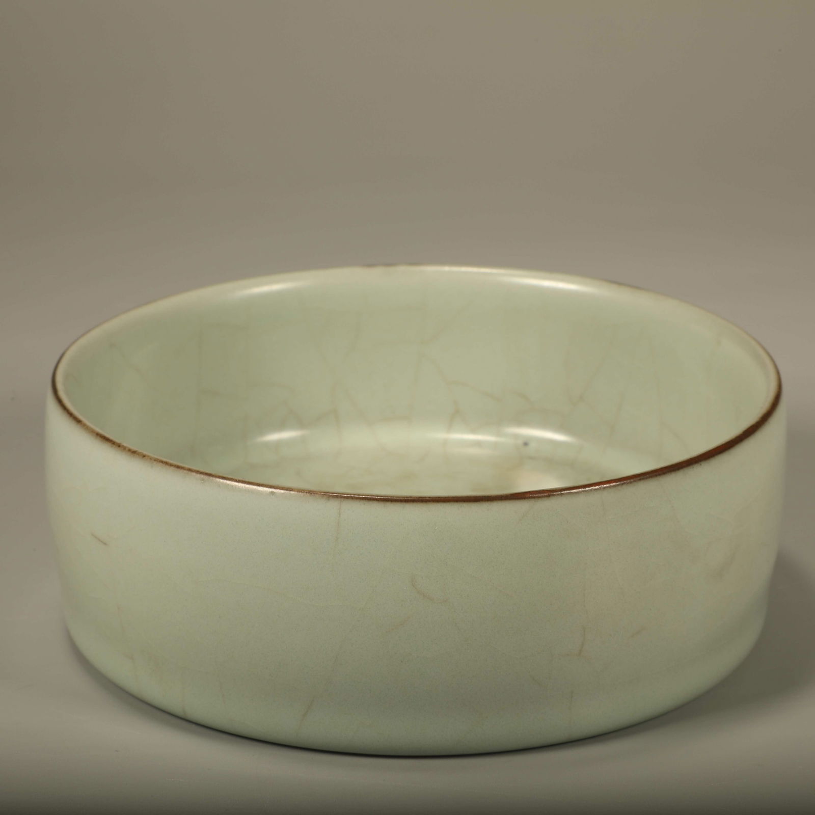 A OFFICIAL KILN CRACKLE-GLAZED BRUSH WASHER (1 of 6)