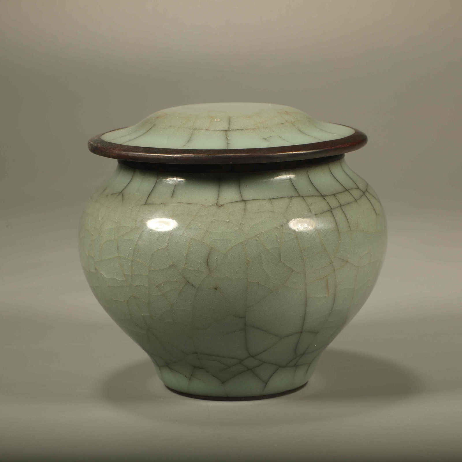A OFFICIAL KILN CRACKLE-GLAZED COVERED JAR (1 of 6)