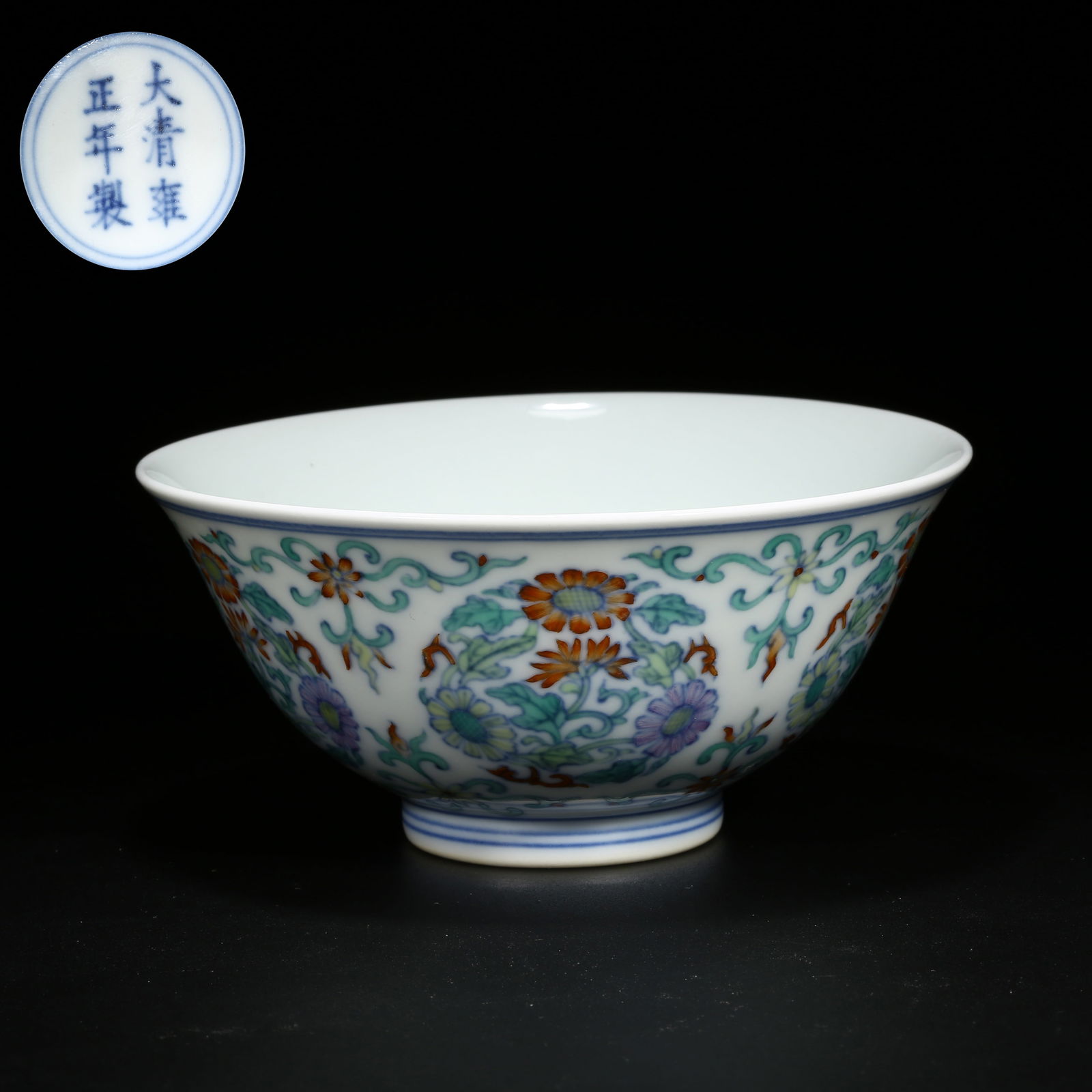 A DOUCAI BOWL WITH CLUSTERED CHRYSANTHEMUM DESIGN (1 of 9)