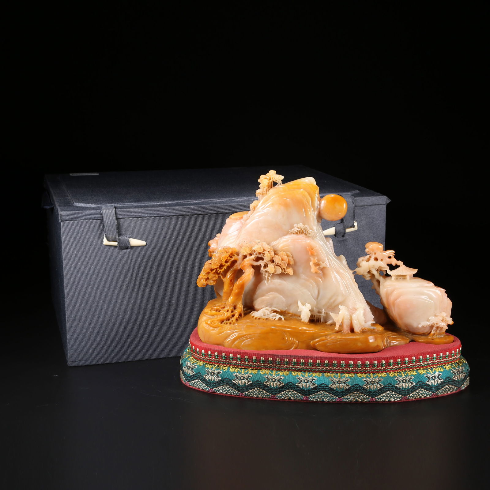 A SHOUSHAN STONE MOUNTAIN-SHAPED ORNAMENT WITH LANDSCAPE AND FIGURES: Shoushan Stone Mountain-shaped Ornament with Landscape and Figures