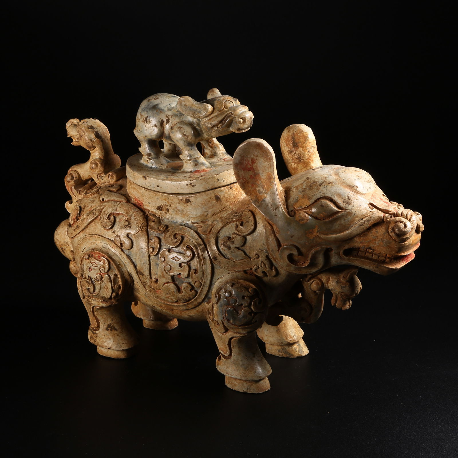 A ARCHAIC JADE CENSER SHAPED LIKE AN AUSPICIOUS BEAST (1 of 9)