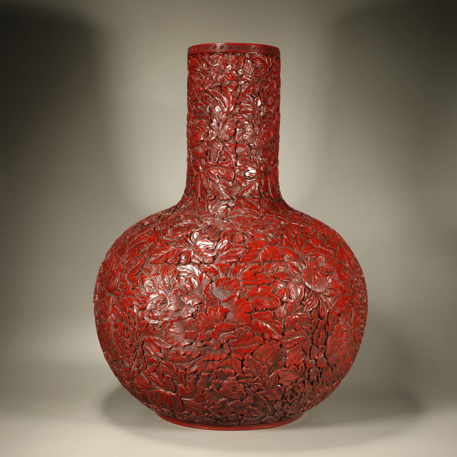 A LACQUER CELESTIAL GLOBE VASE WITH PEONY FLOWER MOTIF (1 of 6)