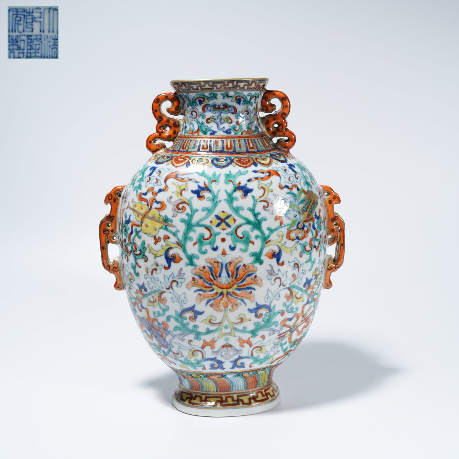 A DOUCAI DOUBLE-HANDLED VASE WITH LIAN-ZHI FLOWER MOTIF (1 of 10)