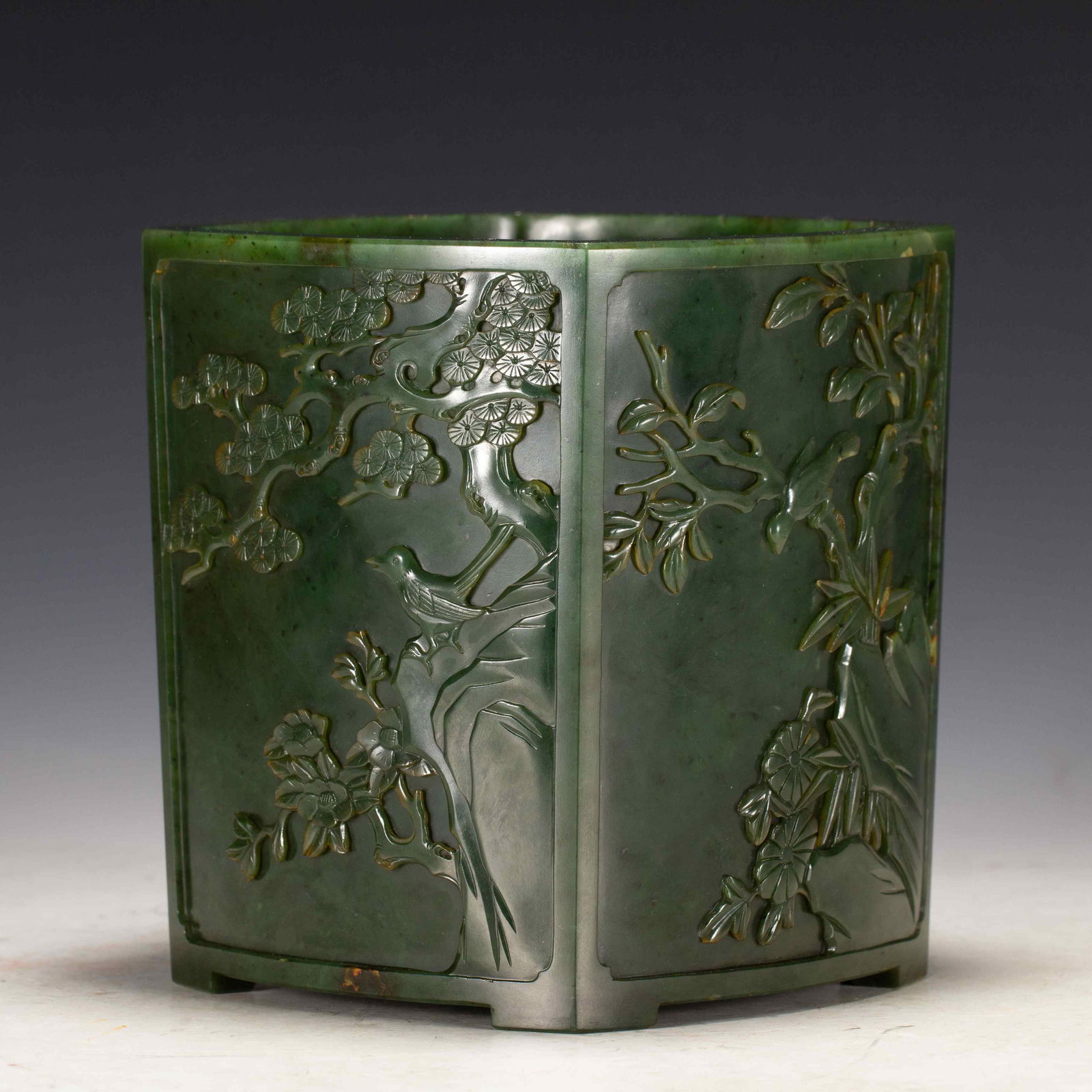 A SPINACH GREEN JADE BRUSH POT (1 of 9)