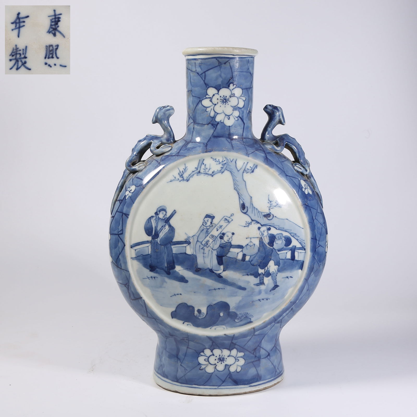 A BLUE-AND-WHITE "WINDOWED" MOONFLASK WITH FIGURAL NARRATIVE SCENES AND CHI-DRAGON HANDLES (1 of 10)