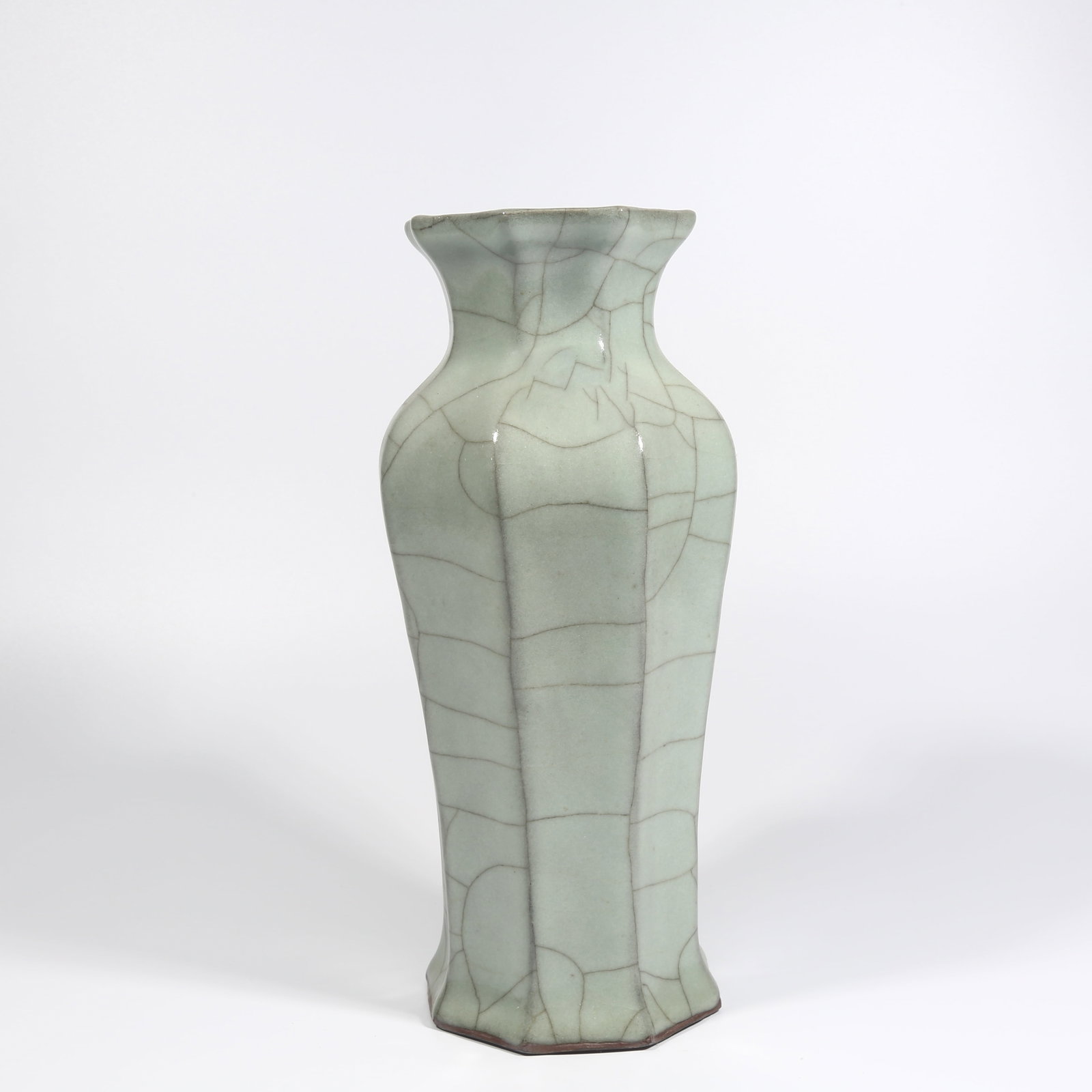 A OFFICIAL KILN FLORAL-RIM VASE (1 of 9)