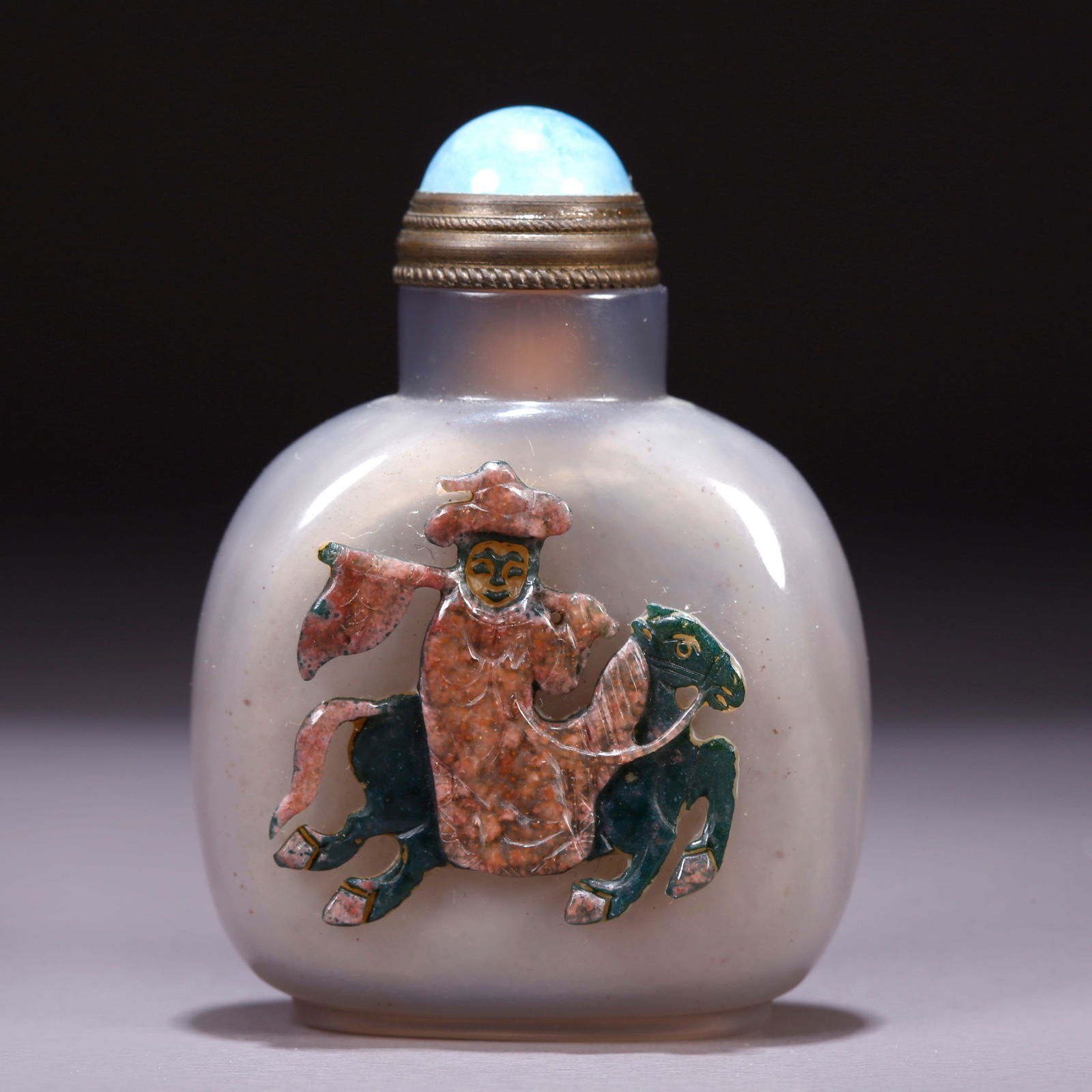 A AGATE SNUFF BOTTLE CARVED WITH FIGURATIVE STORY DESIGN: Agate Snuff Bottle Carved with Figurative Story Design