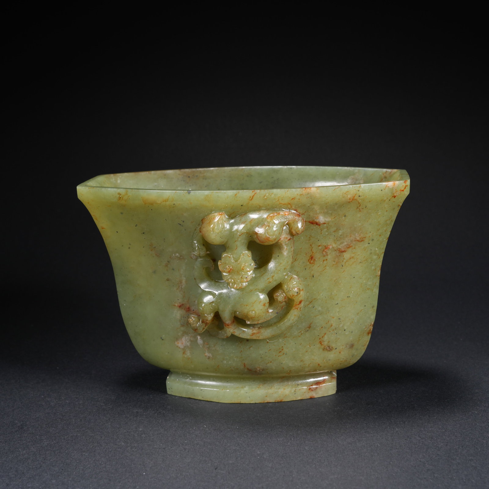 A HETIAN YELLOW JADE CARVED DRAGON-PATTERN CUP (1 of 9)