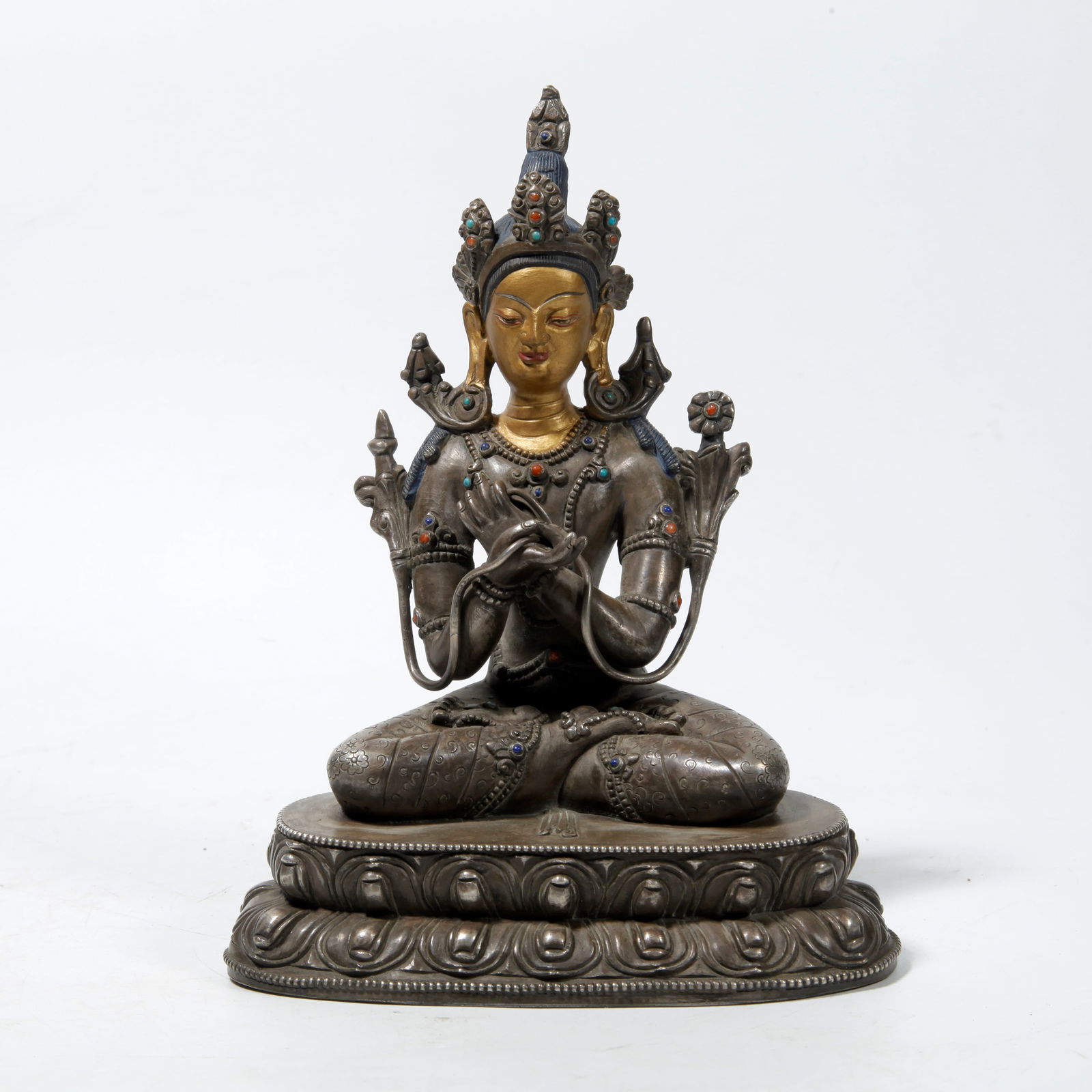 A GILT SILVER BUDDHA STATUE (1 of 9)