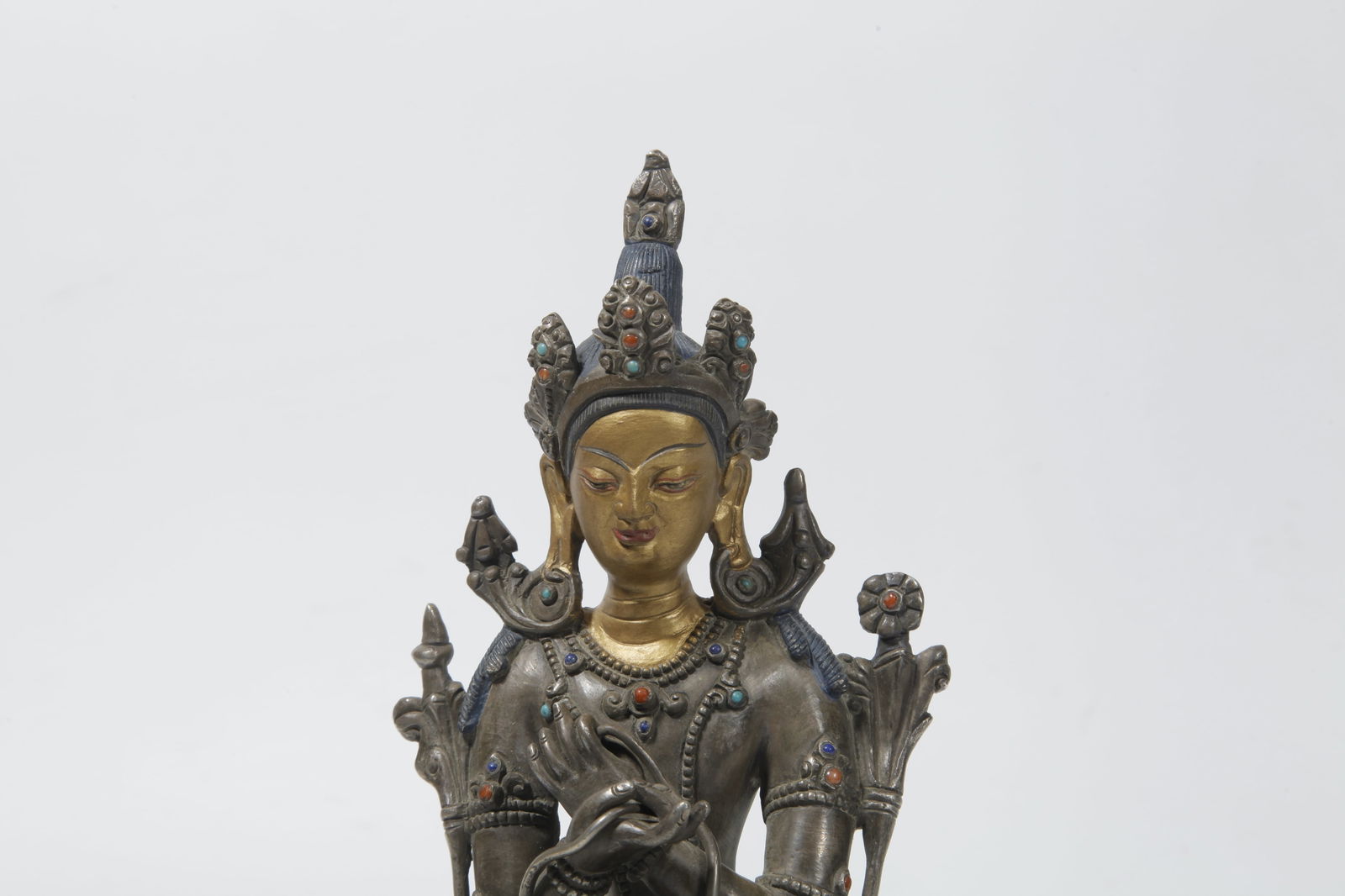 A GILT SILVER BUDDHA STATUE - 2