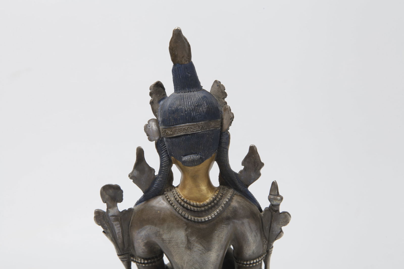 A GILT SILVER BUDDHA STATUE - 6