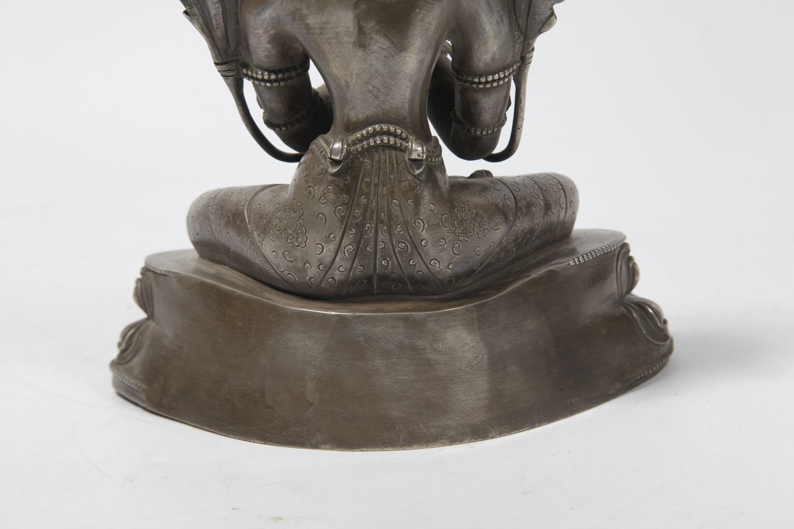 A GILT SILVER BUDDHA STATUE - 7