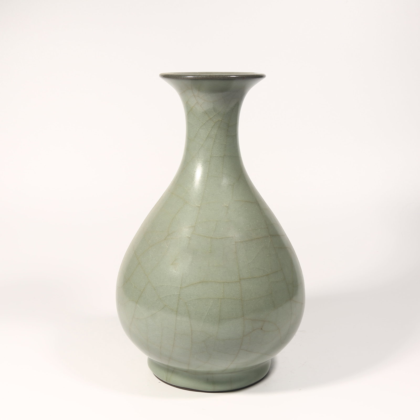 A OFFICIAL KILN JADE SPRING VASE (1 of 9)