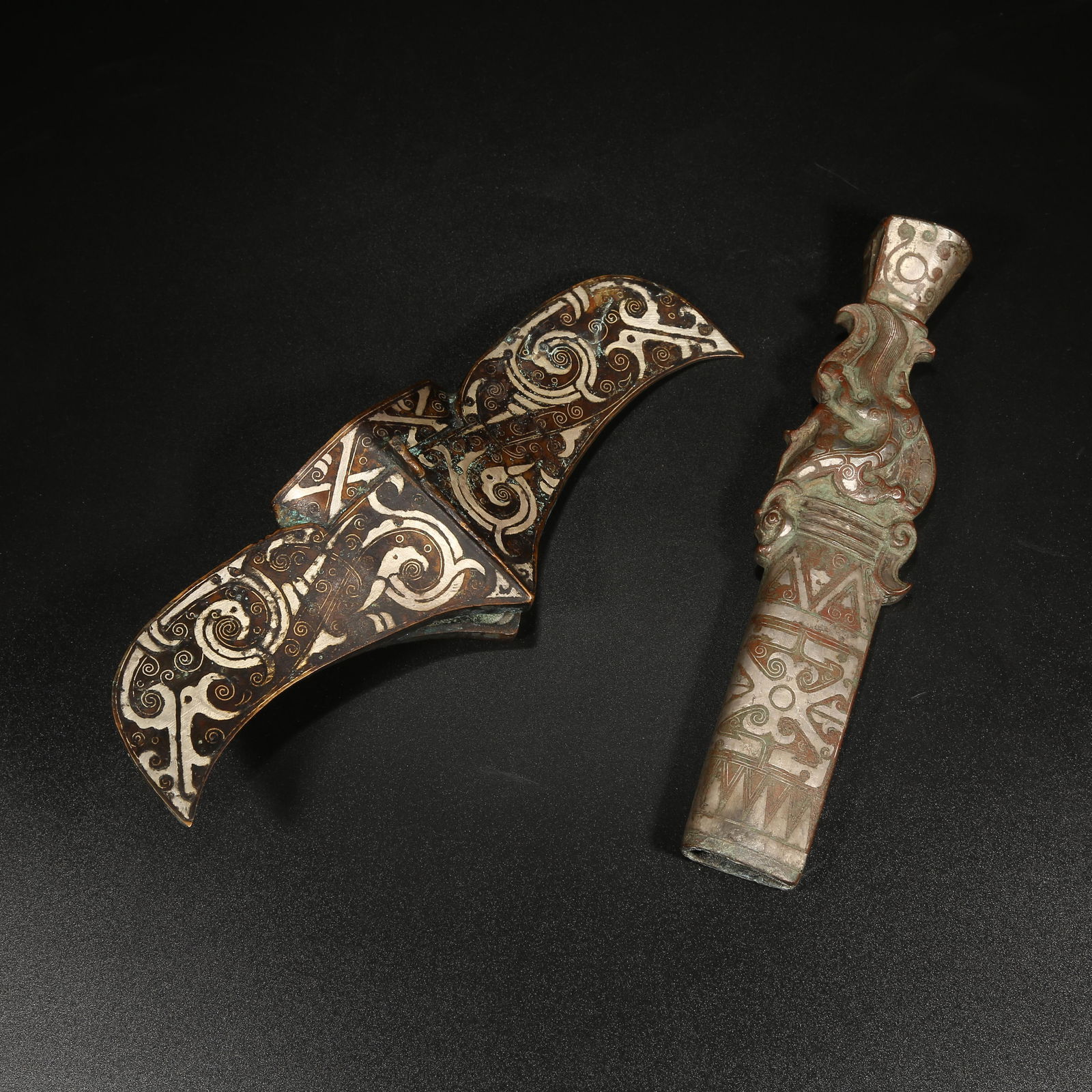 A GILT AND SILVER INLAID BRONZE SWORD FITTINGS SET: Gilt and Silver Inlaid Bronze Sword Fittings Set