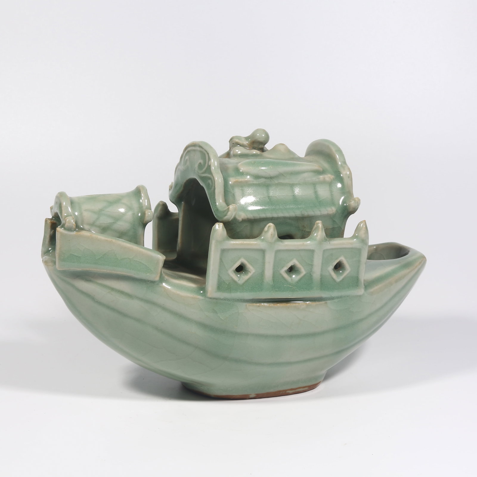 A LONGQUAN KILN BOAT-SHAPED WATER DROPPER (1 of 8)