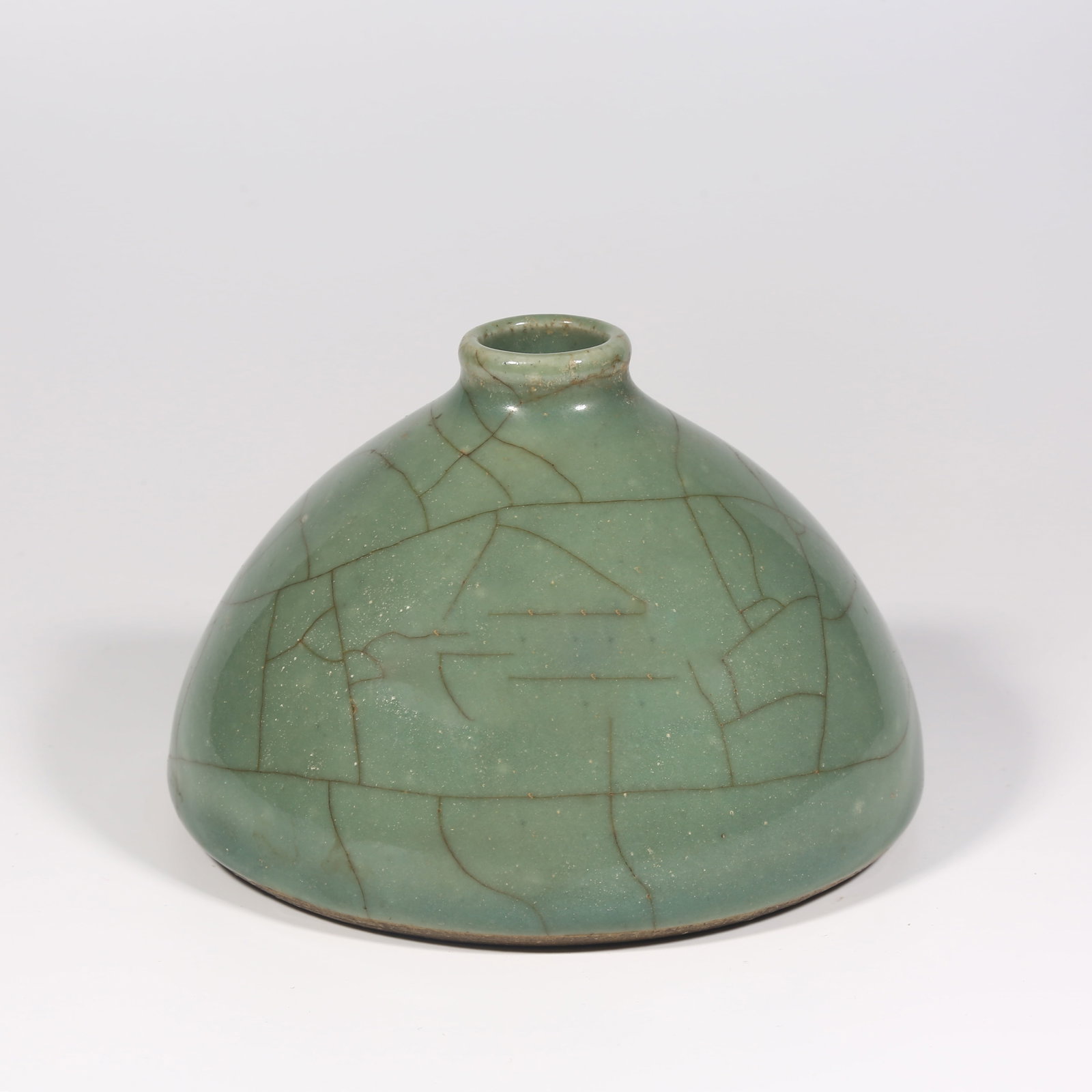 A LONGQUAN KILN WATER PITCHER (1 of 10)
