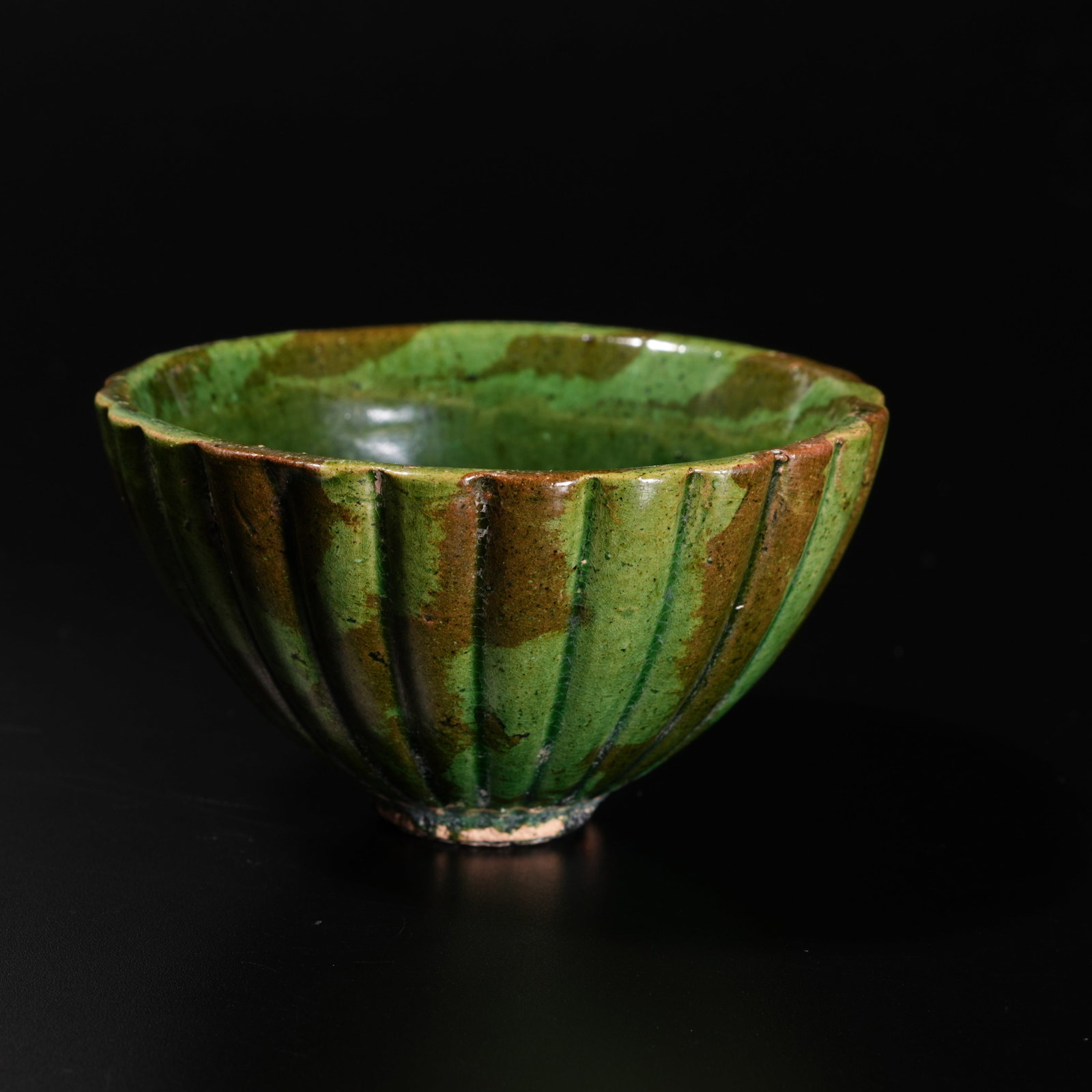 A SANCAI-GLAZED CUP: Sancai-Glazed Cup