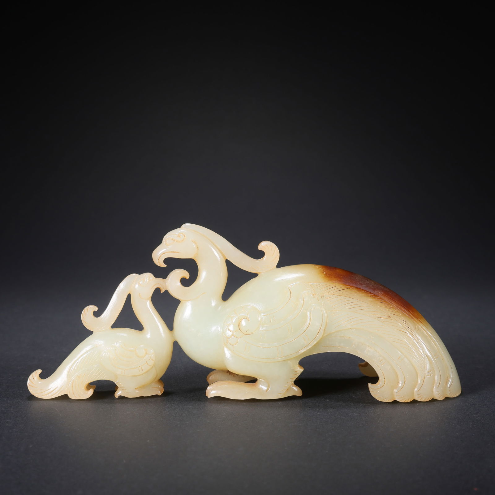 A HETIAN JADE TWIN BIRDS FIGURINE: Hetian Jade Twin Birds Figurine