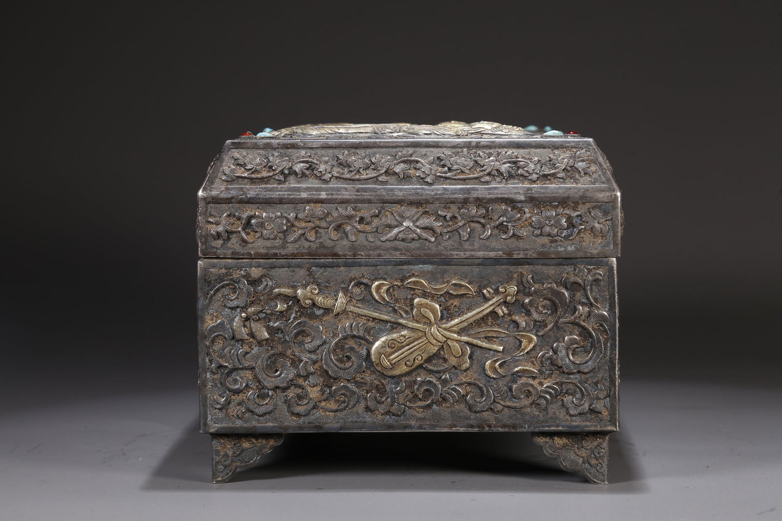 A PARTIALLY GILT SILVER BUDDHIST SCRIPTURES - 3