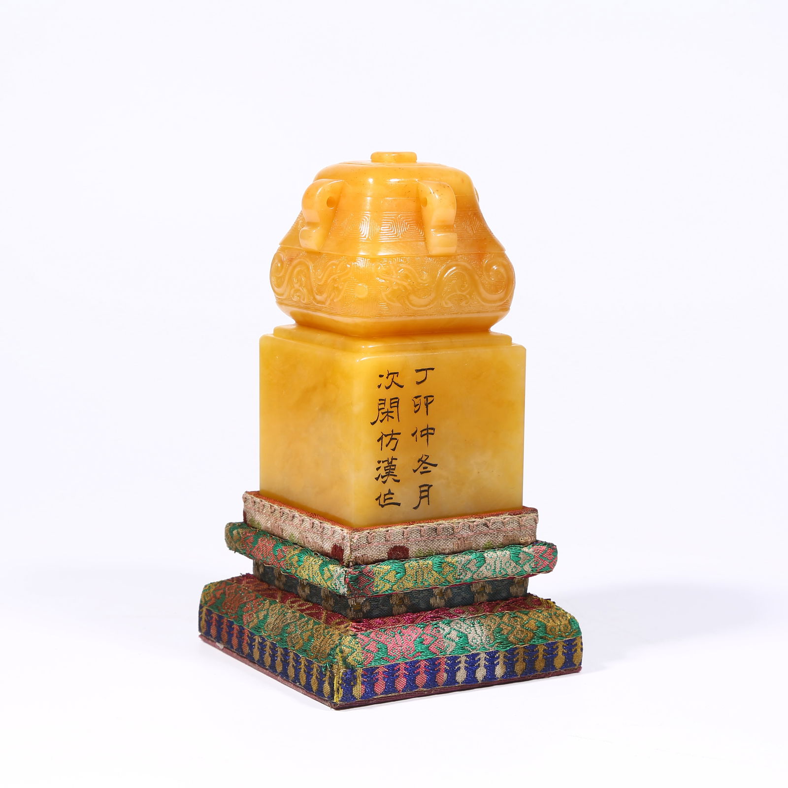 A SHOUSHAN TIANHUANG STONE SEAL WITH TREASURE VASE KNOB: Shoushan Tianhuang stone seal with treasure vase knob