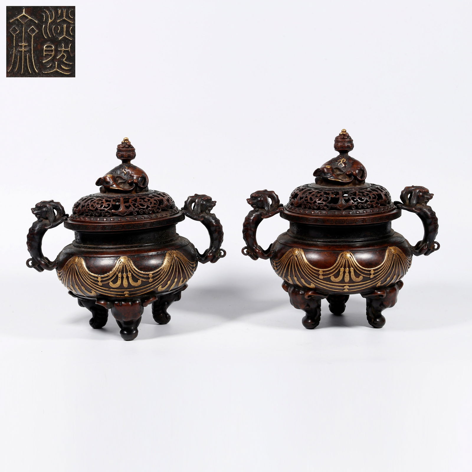A GILT-BRONZE INCENSE BURNERS WITH DOUBLE BEAST HANDLES (PAIR, PARTIALLY GILDED): Gilt-bronze incense burners with double beast handles (pair, partially gilded)