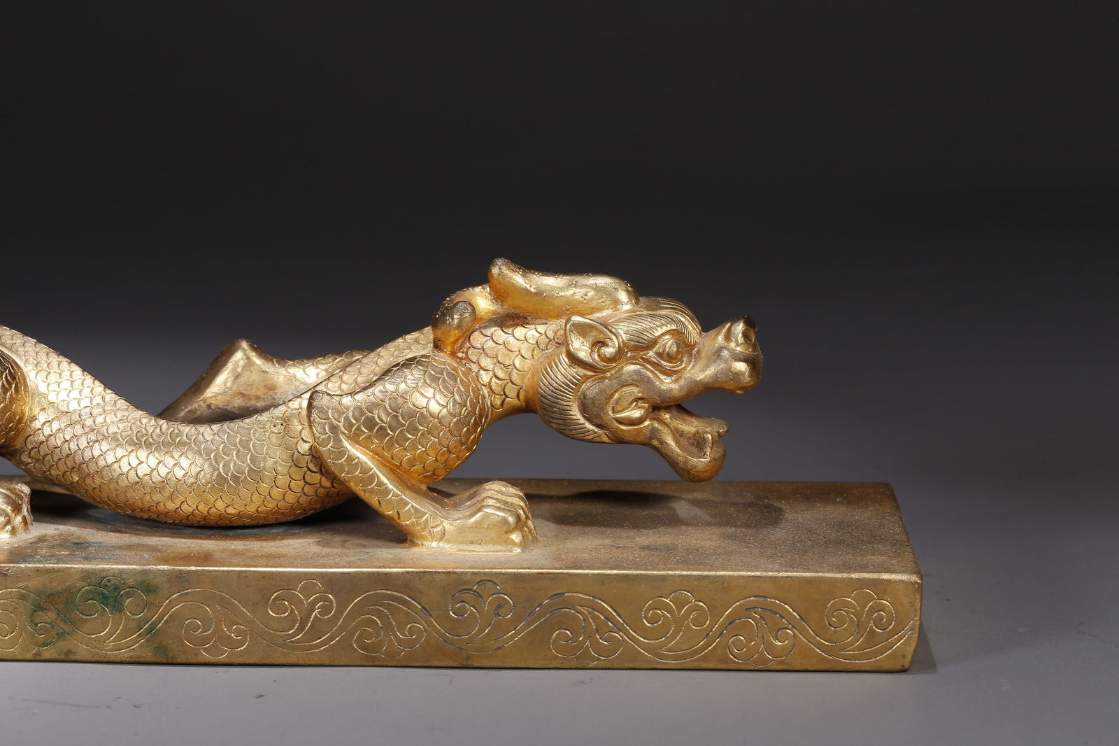 A GILT BRONZE PAPERWEIGHTS WITH CHI-DRAGON KNOBS (PAIR) - 3