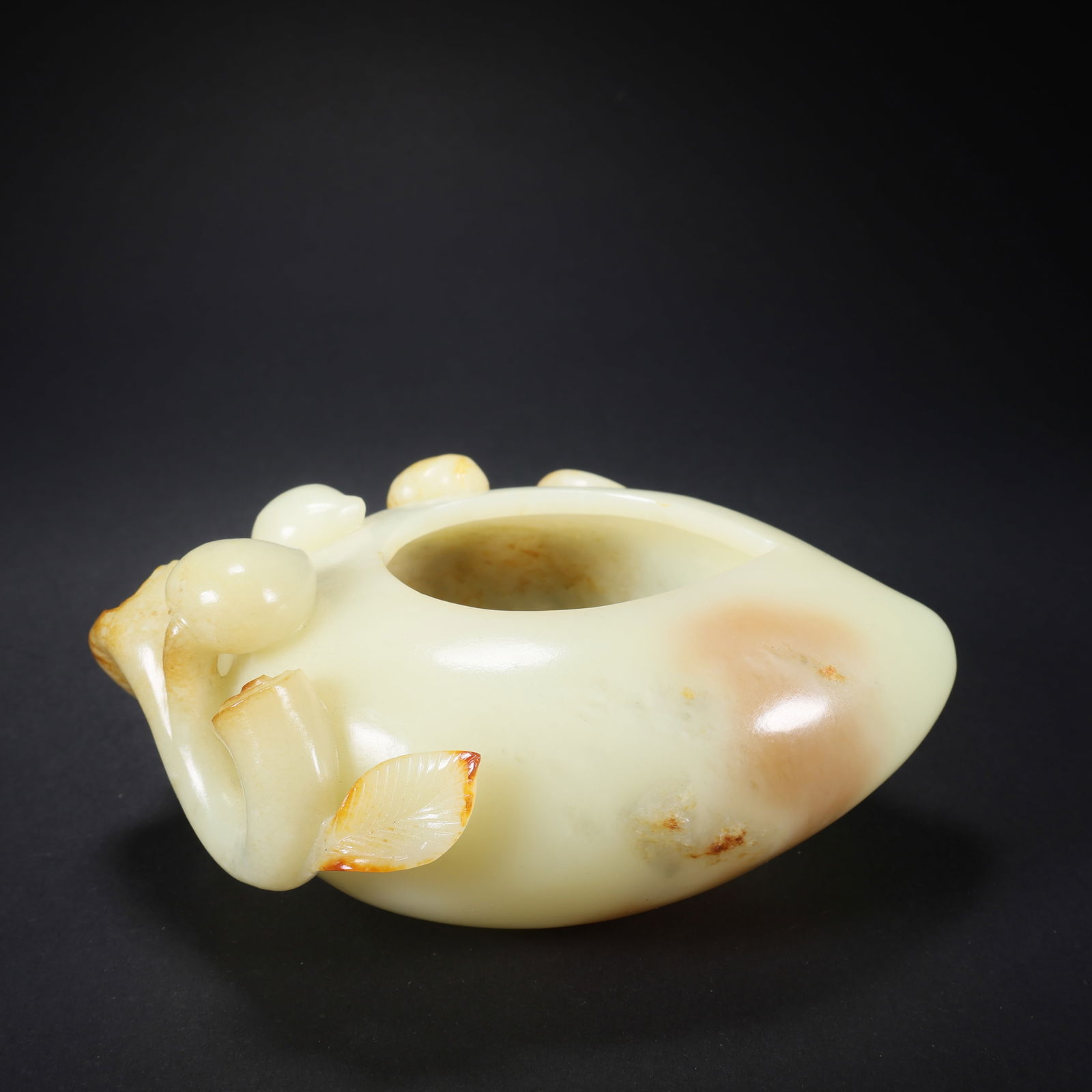 A HETIAN JADE FLYING APSARA: Hetian Jade Flying Apsara