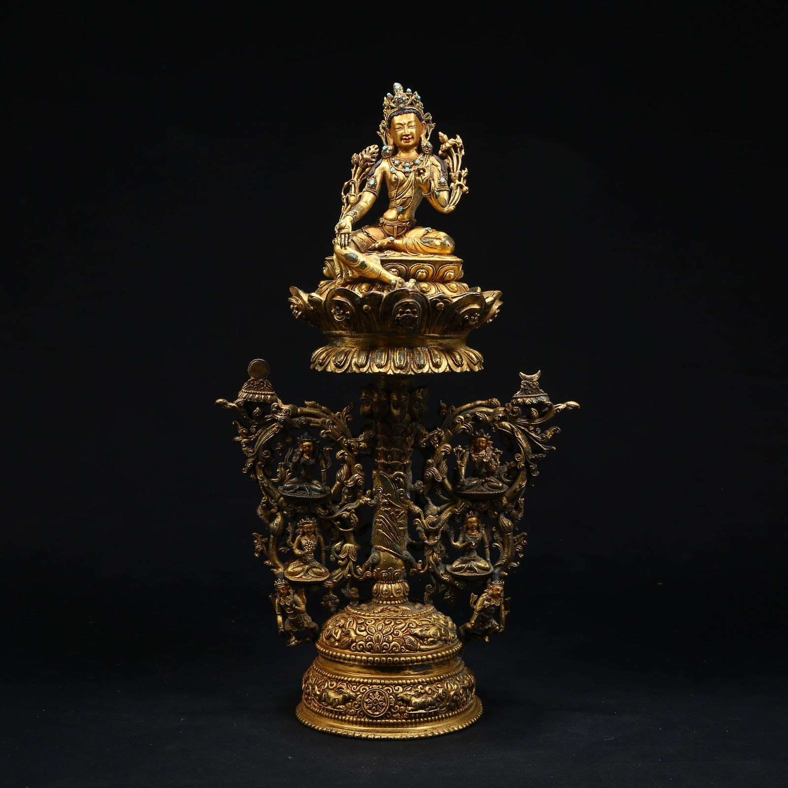 A GILT BRONZE GREEN TARA STATUE (1 of 8)