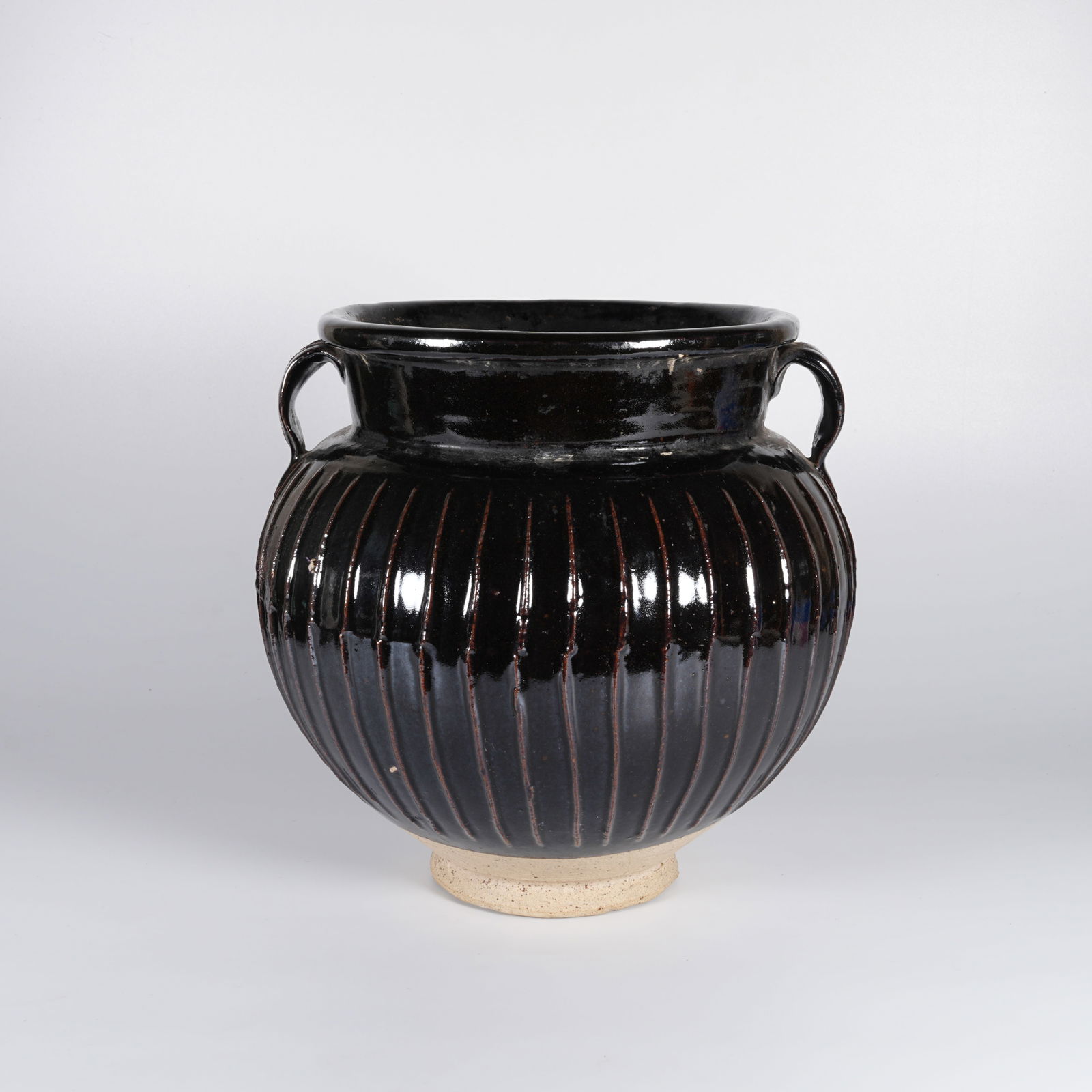 A OLD KILN MELON-RIBBED JAR (1 of 8)