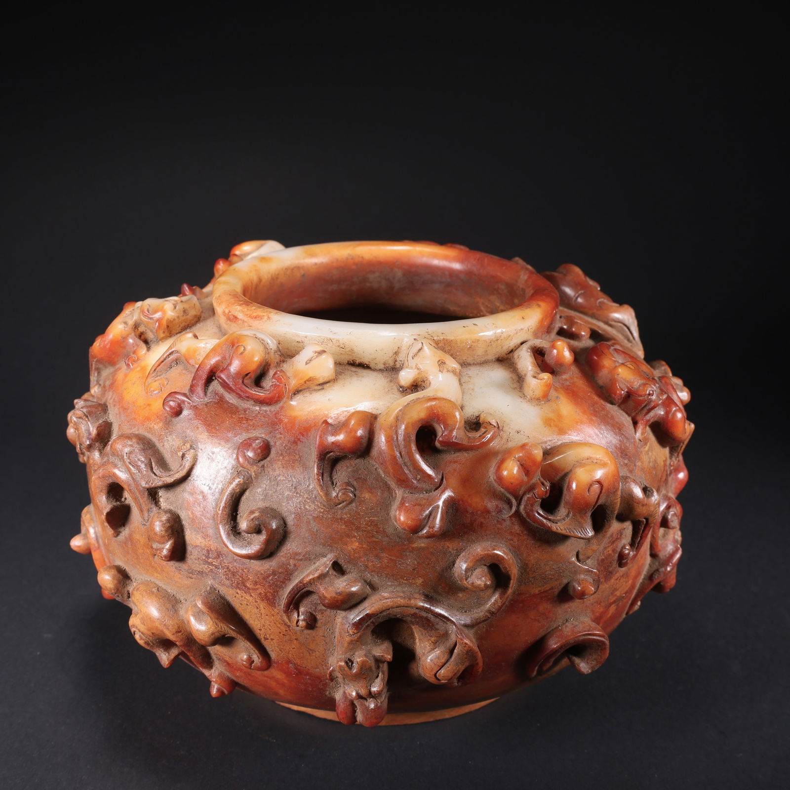 A HETIAN JADE NINE-DRAGON JAR: Hetian Jade Nine-Dragon Jar