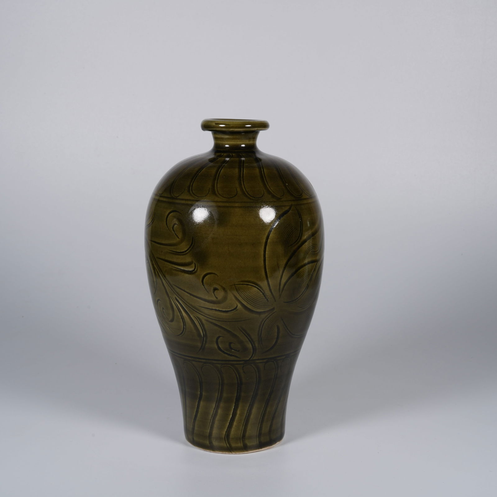 A TEA-DUST GLAZED MEIPING VASE WITH FLORAL DESIGN (1 of 8)