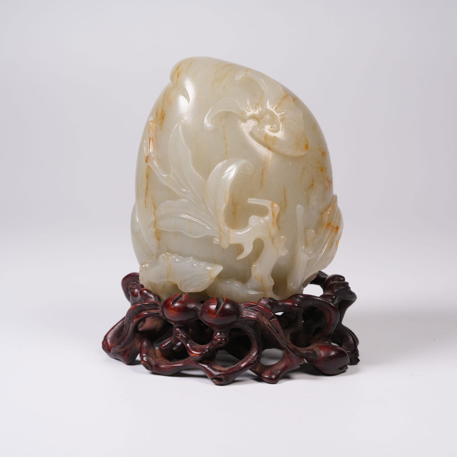 A HETIAN JADE PEACH-OF-LONGEVITY ORNAMENT (1 of 9)