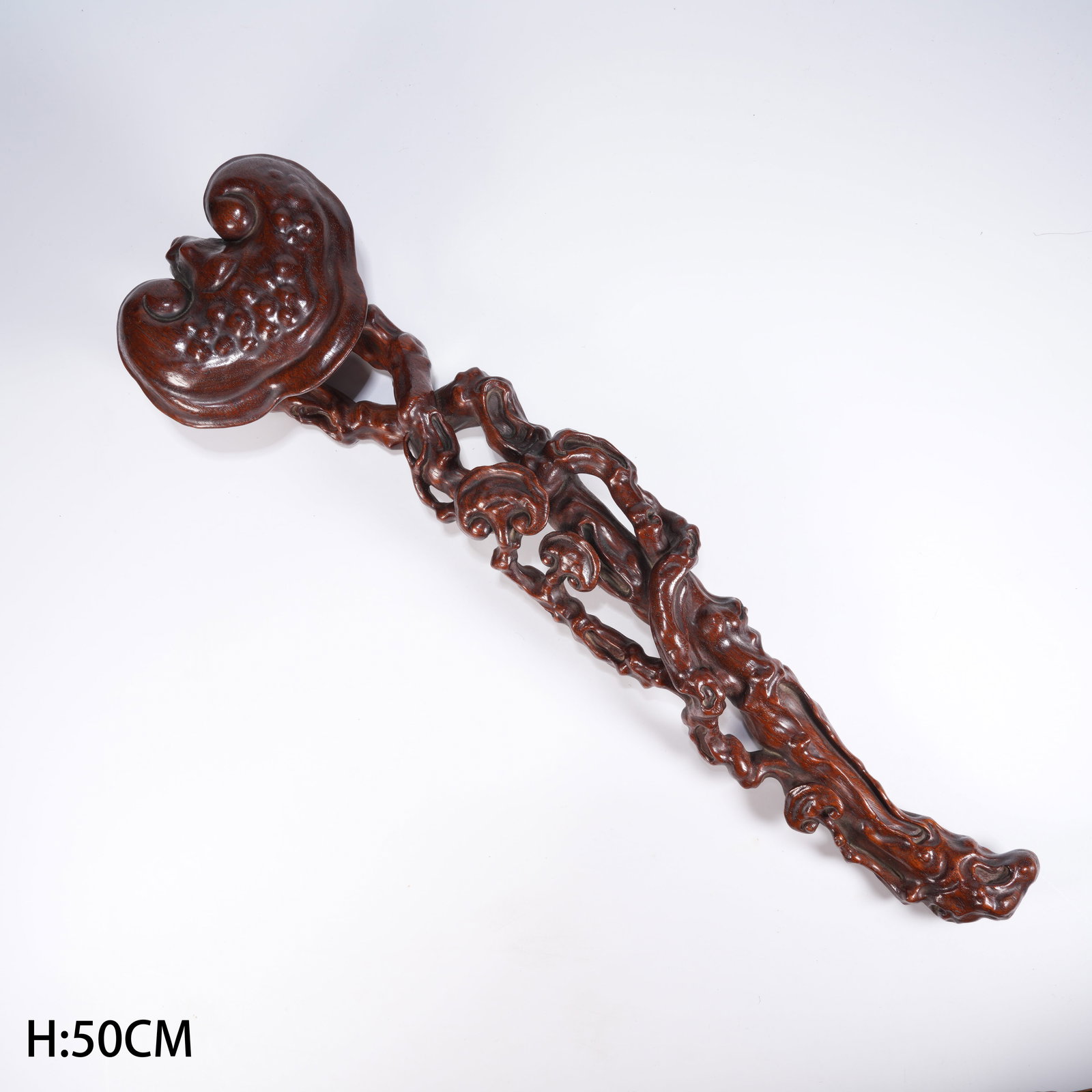 A HUANGHUALI LINGZHI RUYI ORNAMENT: Huanghuali Lingzhi Ruyi Ornament