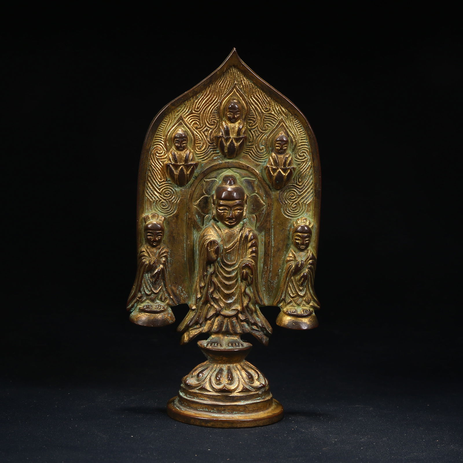 A GILT BRONZE BUDDHA STATUE (1 of 9)