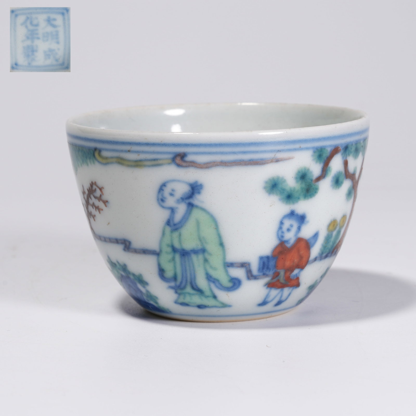 A WUCAI FIGURE STORY MOTIF CUP (1 of 8)